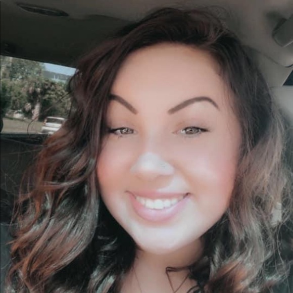 Meet your Posher, Emily - Picture 1 of 1